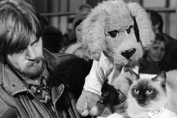 Актер Сергей Григорьев и его герой Филя на&nbsp;съемках программы &laquo;Спокойной ночи, малыши!&raquo;, 1990&nbsp;год
