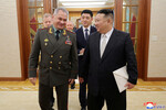 Глава Минобороны России Сергей Шойгу и лидер КНДР Ким Чен Ын во время совместной встречи в Пхеньяне, 26 июля 2023 года 