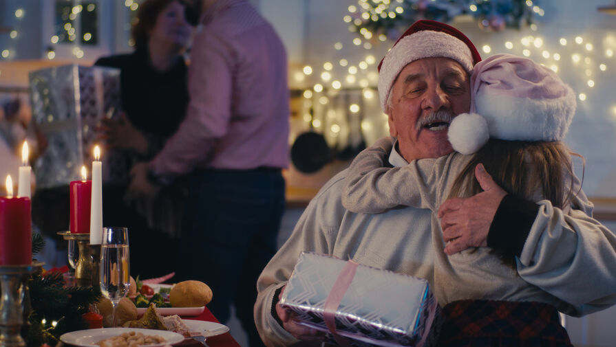 Россиянам рассказали, сколько денег отложить на Новый год