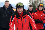 Президент России Владимир Путин после катания на лыжах в Сочи, 13 февраля 2019 года