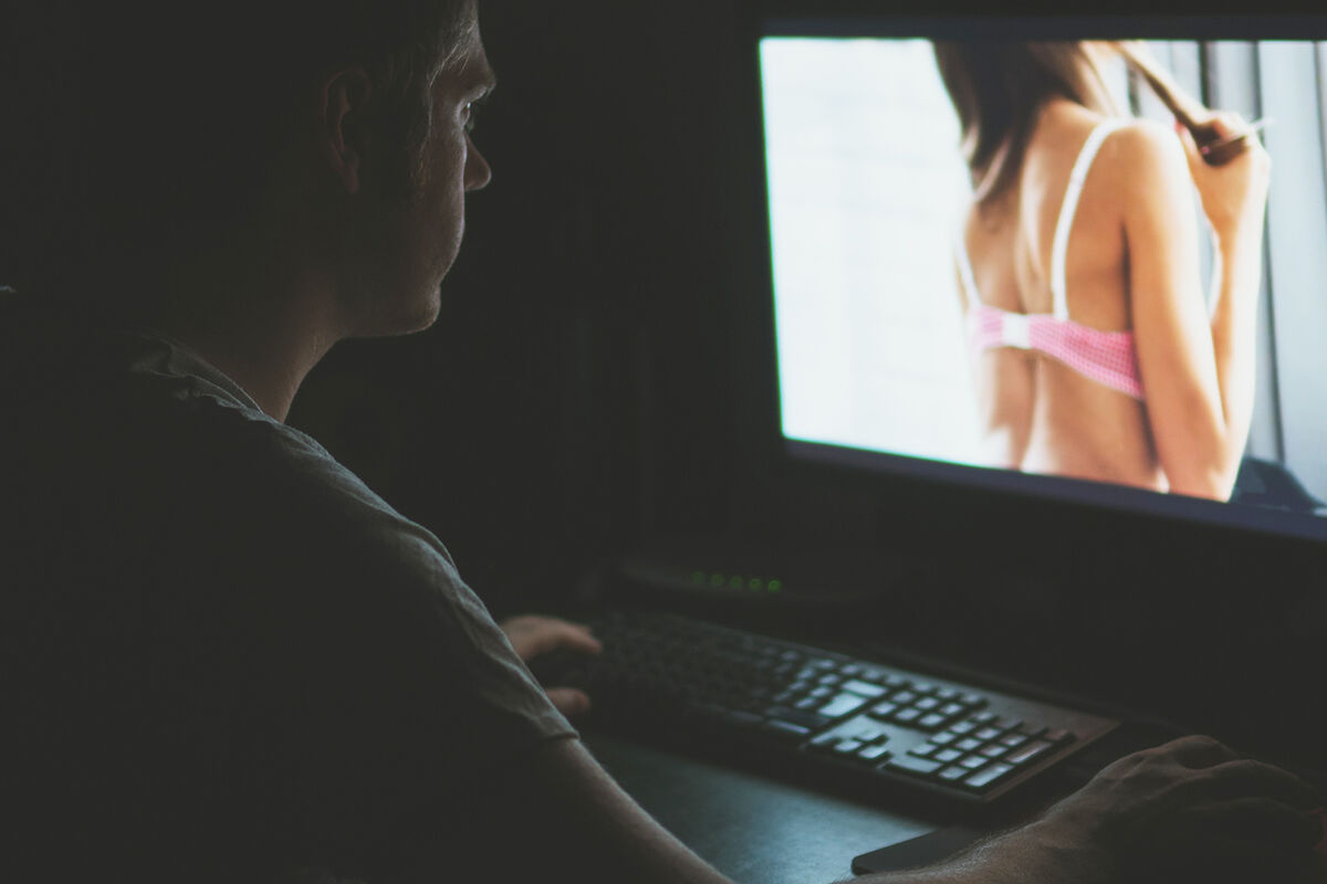 Исследование: так ли вредна порнография, как считается? | Идеономика – Умные о главном