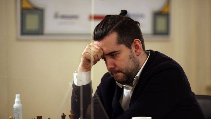 Смагин: игра ужасная, Непомнящий сам отдал партию Карлсену