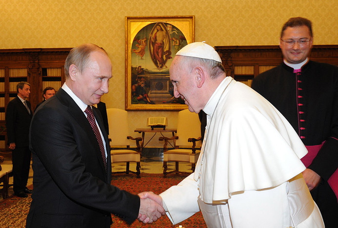 Владимир Путин и папа Римский Франциск во время встречи в&nbsp;Апостольском дворце, Ватикан 