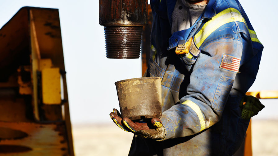 Минэнерго США: запасы нефти в стране сократились на 7,49 млн баррелей за неделю