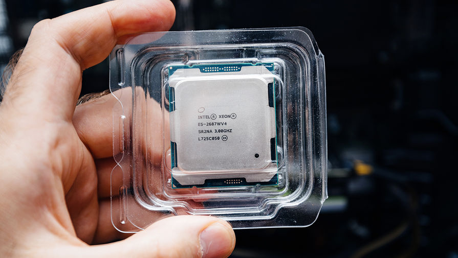Reuters: Intel выплатит $948 млн компании VLSI за нарушение патента в процессорах 2015 года