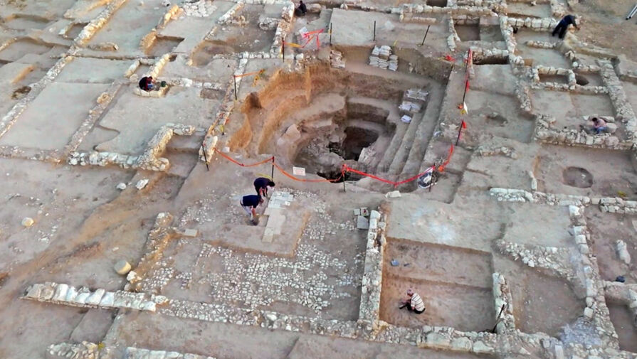 Археологи обнаружили артефакты паломников в гробнице повитухи Иисуса Саломеи
