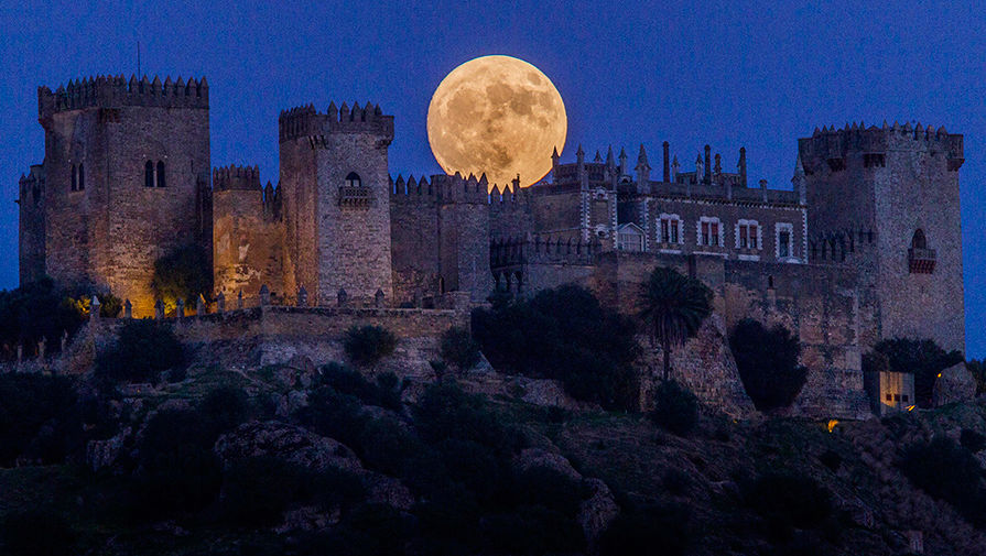 Замок Альмодовар на&nbsp;юге Испании