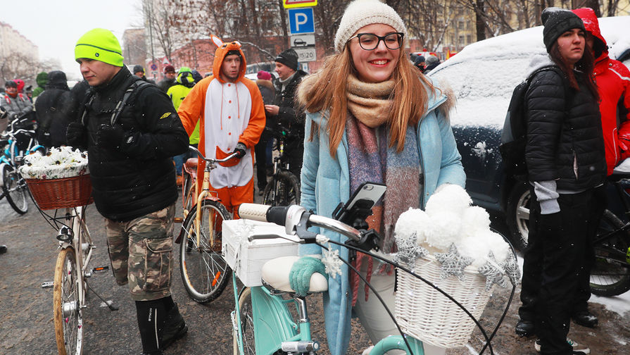 Участники третьего зимнего велопарада в&nbsp;Москве, 18 февраля 2018 года