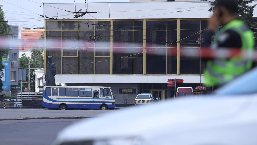Ситуация на&nbsp;месте захвата заложников в&nbsp;пассажирском автобусе в&nbsp;центре Луцка, 21 июля 2020 года