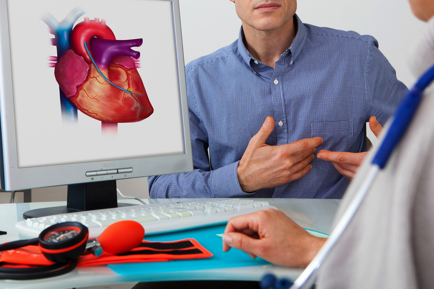 Врач назвал болезни сердца возможной причиной изжоги и боли в горле - Газета.Ru | Новости