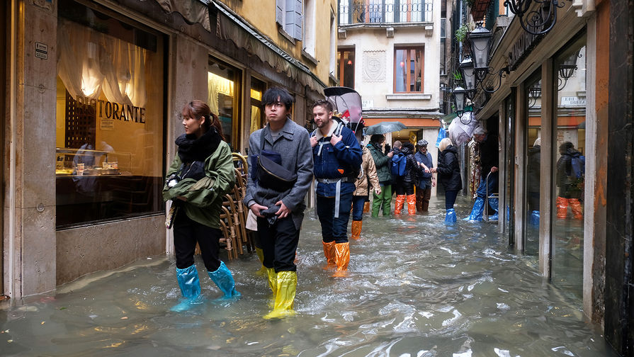 Во время наводнения в&nbsp;Венеции, 12 ноября 2019 года