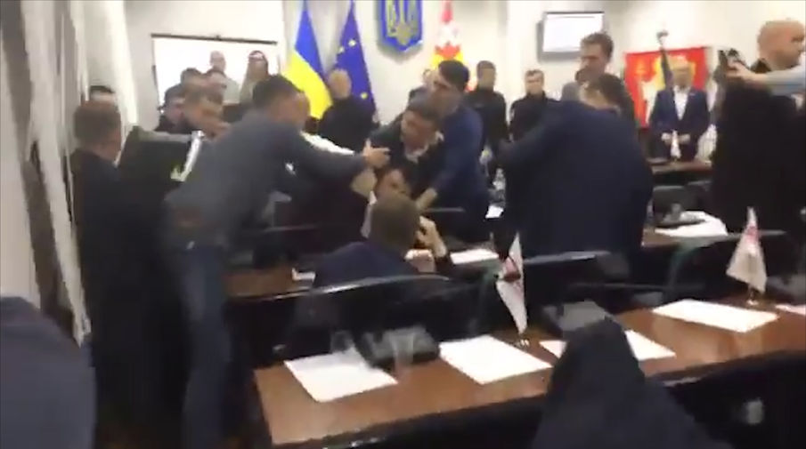 В Луцке подрались депутаты горсовета