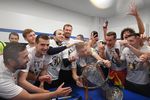 Игроки «Тосно» празднуют завоевание Кубка России