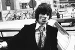 Гитарист The Rolling Stones Кит Ричардс в британском Эйлсбери перед судебными слушаниями по обвинению в хранении наркотиков, 1977 год