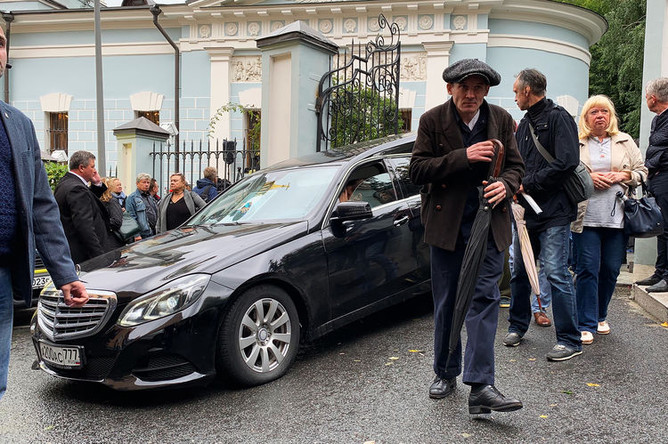На церемонии прощания с певцом Вилли Токаревым в Москве, 9 августа 2019 года