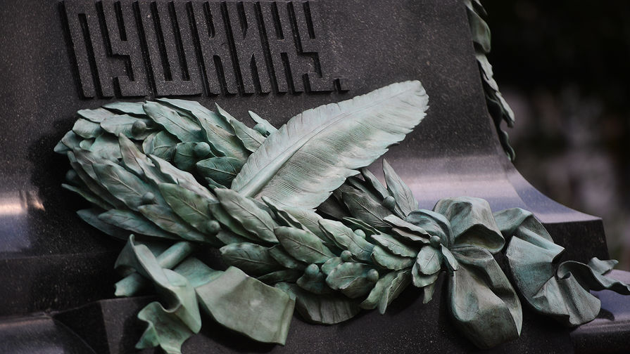 Памятник А.С. Пушкину на Пушкинской площади в Москве после реставрации, 7 сентября 2017 года