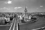 Вид на Кутузовский проспект в Москве. Справа здание гостиницы «Украина», 1967 год