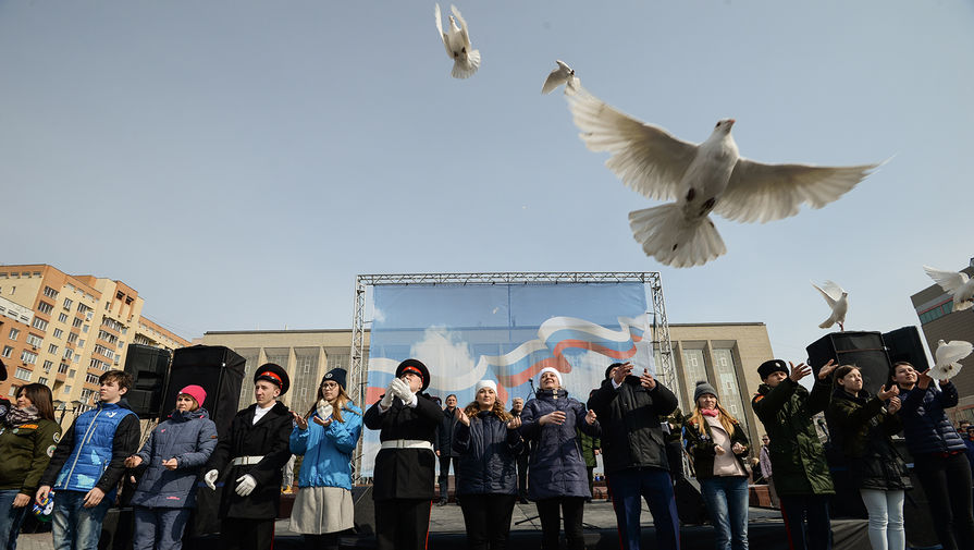 Участники всероссийской акции &laquo;Мы вместе против террора&raquo; в&nbsp;Новосибирске