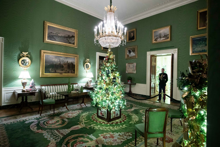 Зеленая комната Белого дома с&nbsp;рождественскими украшениями, 2 декабря 2019 года