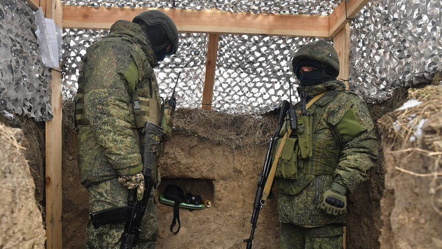 Разработчики показали в Госдуме передвижной бункер и щит-невидимку для военных в зоне СВО