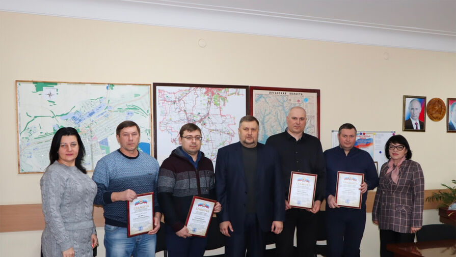 В ЛНР наградили демобилизованных педагогов в преддверии Дня защитника Отечества