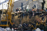 Разбор завалов на месте обрушения крыши «Трансвааль-парка» в московском Ясенево, 14 февраля 2004 года