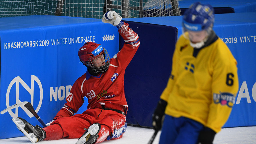 Нападающий сборной России по хоккею с мячом на Универсиаде Владислав Кузнецов