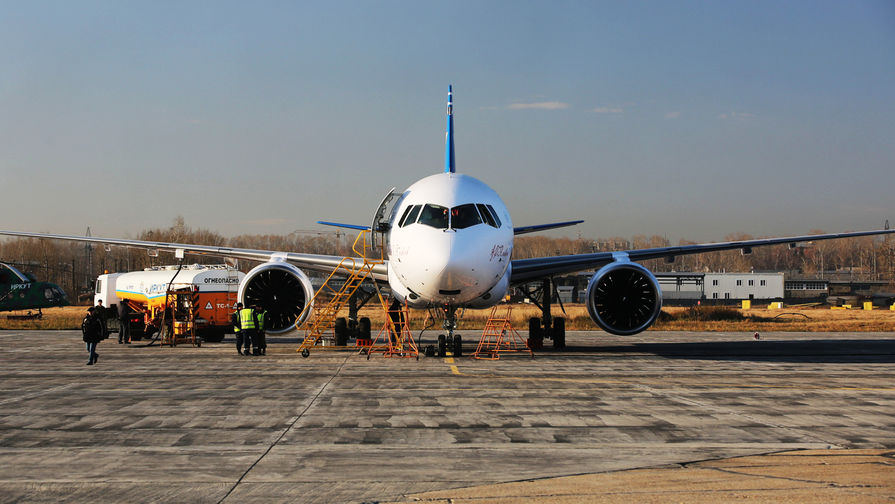 В аэропорту Иркутска совершил вынужденную посадку самолет из-за неисправности шасси