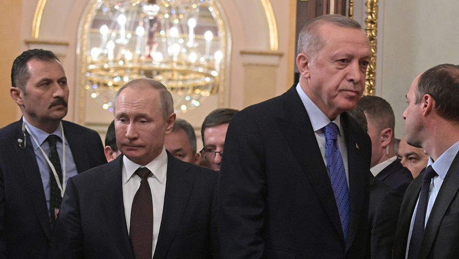 Президент России Владимир Путин и президент Турции Реджеп Тайип Эрдоган во время пресс-подхода по итогам российско-турецких переговоров, 5 марта 2020 года