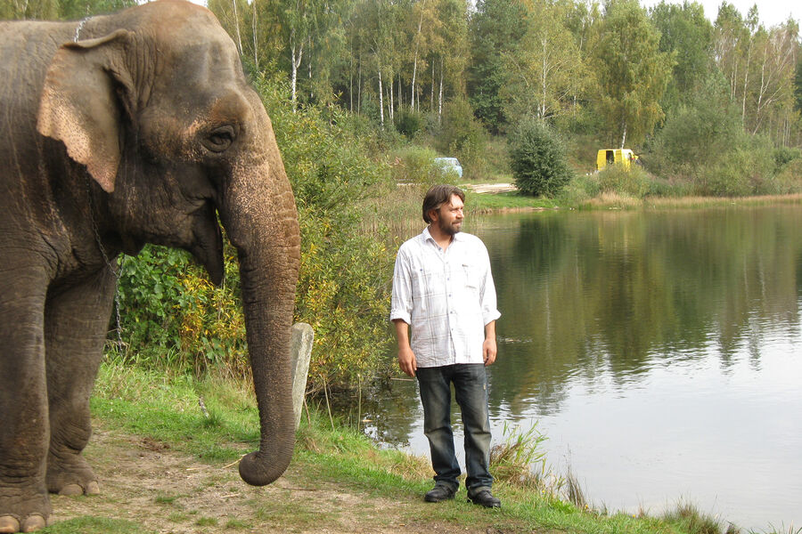 Сергей Шнуров на&nbsp;съемках фильма &laquo;Слон&raquo; режиссера Владимира Карабанова, 2012&nbsp;год