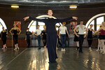 Прима-балерина Мариинского театра Ульяна Лопаткина проводит мастер-класс в рамках IV Международного фестиваля балета «DANCE OPEN» в Санкт-Петербурге, 2005 год 