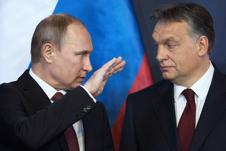 Президент России Владимир Путин (слева) и премьер-министр Венгерской Республики Виктор Орбан