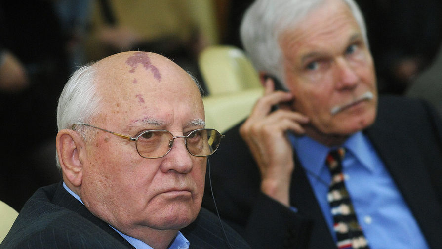 Бывший президент СССР Михаил Горбачев и основатель телеканала CNN Тед Тернер 