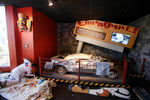Автомобиль, в котором провел 89 часов под завалами один из выживших при обрушении эстакады I-880, июнь 2010 года
