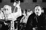 Юрий Любимов (слева) и Николай Губенко на репетиции «Бориса Годунова» в Театре на Таганке, 1988 год