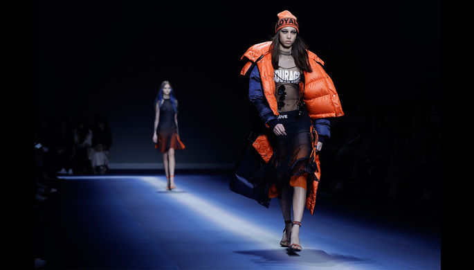 Показ Versace в Милане, 24 февраля 2017 года