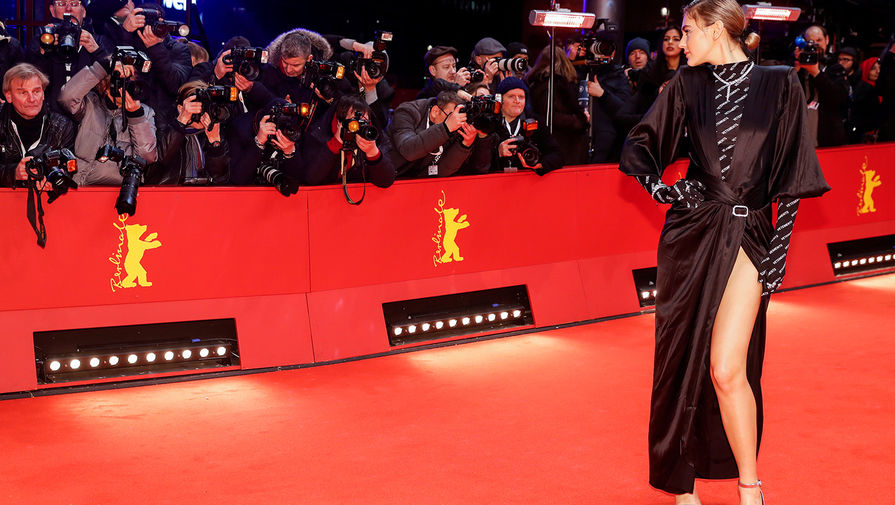 Модель Стефани Гизингер на&nbsp;красной дорожке Берлинского кинофестиваля, 20 февраля 2020 года