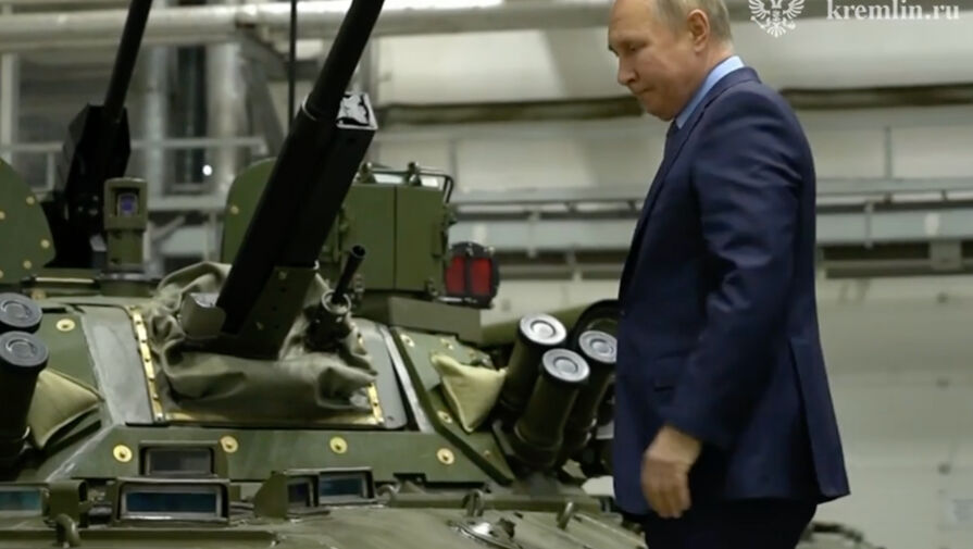 Путин призвал совершенствовать оружие и оснащение ВС России с учетом боевого опыта