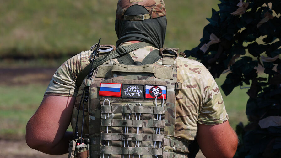 Российские военные перекрыли пролив у Генического порта