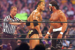Халк Хоган и Дуэйн «Скала» Джонсон на ринге во время Рестлмании, 2002 год 