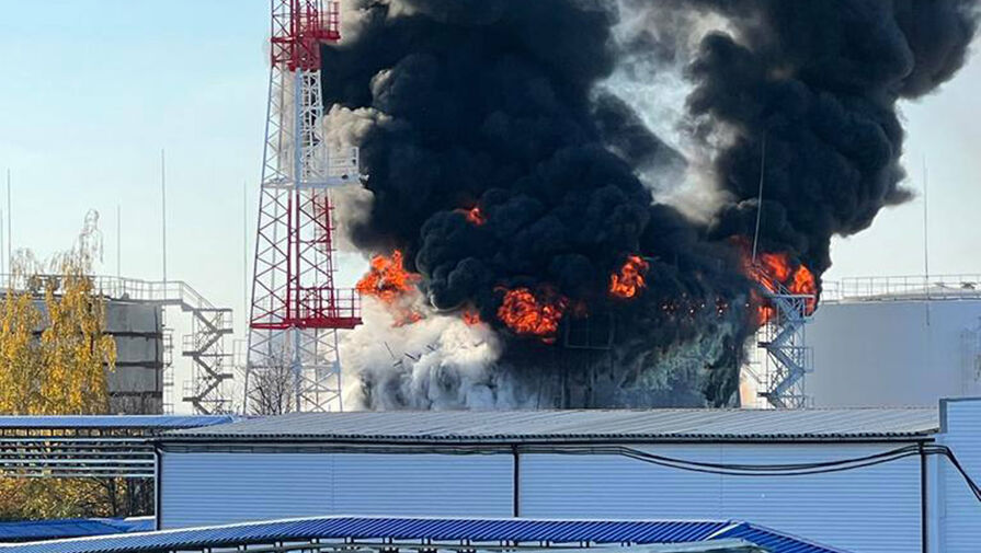 Губернатор Гладков: один из снарядов попал в нефтебазу Белгородского района