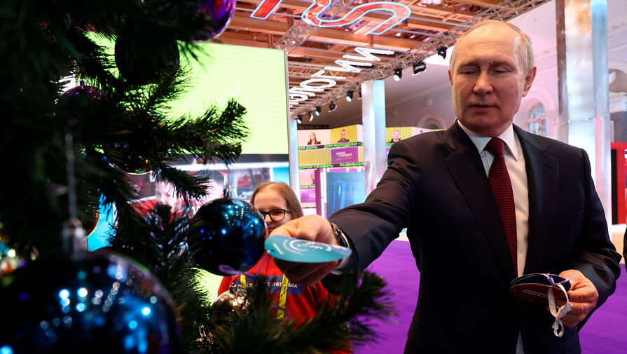 Путин поговорил с девочкой из Запорожской области в рамках акции Елка желаний
