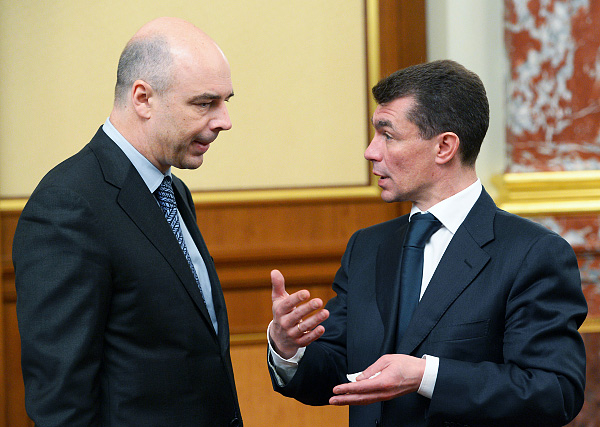 Министр финансов РФ Антон Силуанов (слева) и министр труда и социальной защиты РФ Максим Топилин