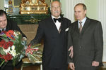 Владимир Путин поздравляет Владимира Зельдина с 85-летием, 2000 год