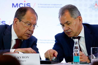 Сергей Лавров и Сергей Шойгу на пленарном заседании в рамках IV Московской конференции по международной безопасности