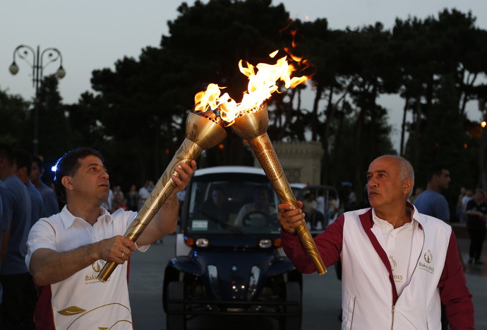 Участники эстафеты огня первых Европейских игр &mdash; 2015, которые пройдут с&nbsp;12 по&nbsp;28 июня