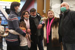 Сотрудники российского посольства в КНДР и члены их семей в аэропорту Шереметьево в Москве, 26 февраля 2021 года