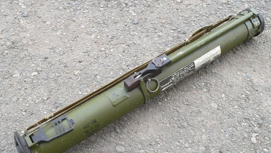 Жительница Петербурга сообщила в полицию о найденном на лестничной площадке гранатомете