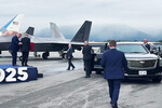 Президент РФ Владимир Путин и президент США Дональд Трамп во время встречи на военной базе Эльмендорф-Ричардсон на Аляске, 15 августа 2025 года