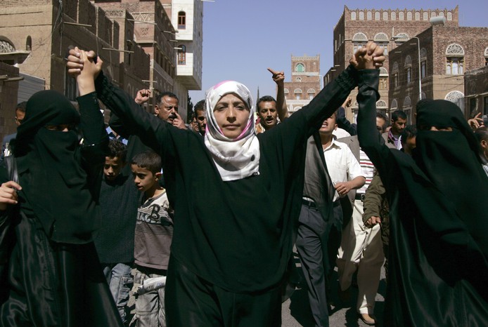 Таввакул Карман, правозащитница, председатель общества Women Journalists without Chains во время антиправительственных выступлений в&nbsp;Йемене.